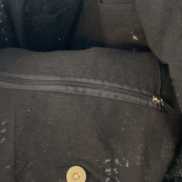 Escape- woven beach tote- black and white- shell tassel - Picture 8 of 10